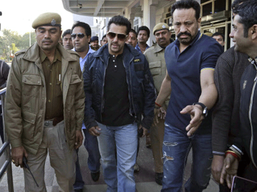 A manager of liquor bar in Juhu today identified Salman Khan in a Mumbai court, saying the actor had come to the restaurant with friends hours before his car was involved in an accident in 2002, but said he was not sure whether the Bollywood actor had taken drinks. AP file photo