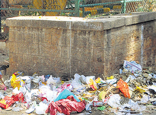 A study conducted by the Indian Institute of Science (IISc) has revealed that 10 to 15 per cent of the total three lakh tonnes of waste generated daily goes to illegal dumping sites on the outskirts of the City. DH  file photo
