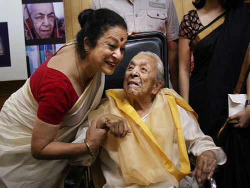 Fondly remembering Zohra Sehgal, Shah Rukh Khan today recalled how even at the the age of 102, the actress was the 'naughtiest young girl' he ever came across while Amitabh Bachchan said her 'spirit' was admirable. PTI file photo