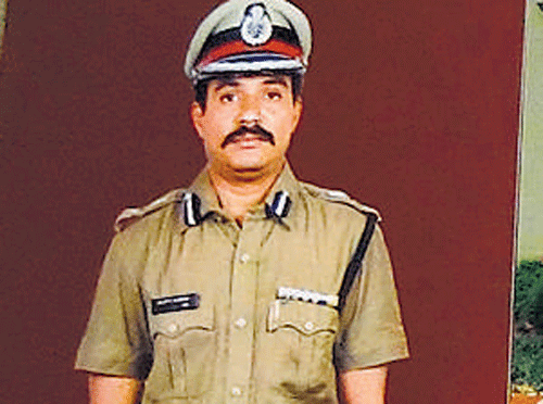 Inspired by films of Malayalam superstar Suresh Gopi, a 38-year-old unemployed man posed as a Central Bureau of Intelligence (CBI) officer to seek out the details of his girlfriend, who had fled from Kerala after borrowing Rs 1 lakh from him. Gopi is noted for his leading roles as CBI and police officers / Saji Kumar