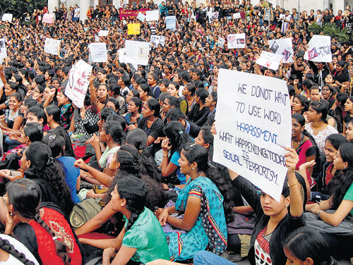 Protests against the rape of a six-year-old girl in a school continued on Tuesday also. The members of Women's Voice (WV) staged a dharna demanding action against the school and its chairman. DH photo