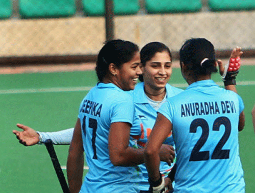 With eyes firmly set on a podium finish, Indian women's hockey team would look to make a positive start against a lowly Canada in its opening pool match of the Commonwealth Games here on Thursday. PTI file photo
