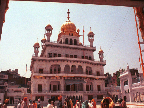 Two separate Sikh conventions called by opposing groups over the controversy around the creation of the Haryana Shiromani Gurdwara Parbandhak Committee (HSGPC) have been called off  after the Akal Takht, the highest temporal seat of the Sikh religion, intervened Saturday. AP file photo