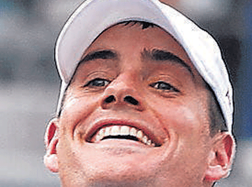 Top seed John Isner claimed the Atlanta Open title for the second successive year with a 6-3, 6-4 defeat of Israel's Dudi Sela on Sunday.  Reuters photo