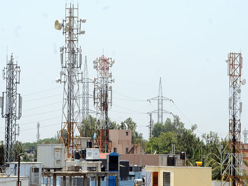 The Cellular Operators Association of India (COAI) on Thursday tried to allay fears that the electromagnetic fields (EMF) emanating from cell phones and mobile towers are a cause of cancer. DH file photo