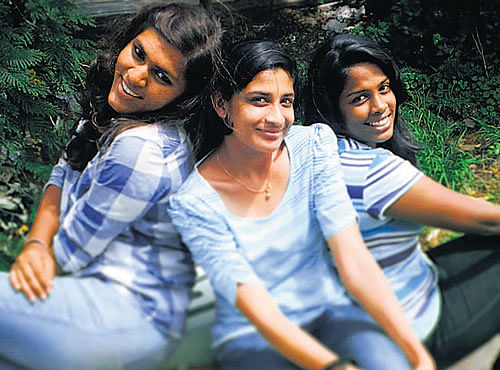 Bindiya, Ramya and Anagha. DH Metrolife print