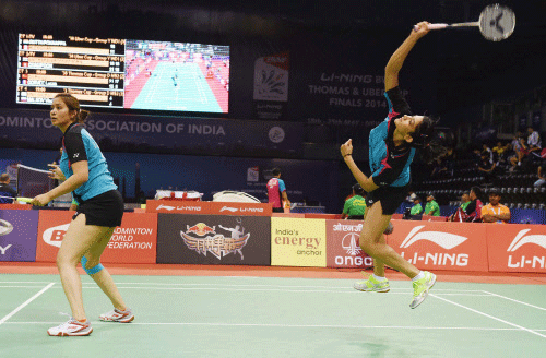 Indian shuttlers Jwala Gutta and Ashwini Ponnappa lost to Malaysian duo Vivian Kah Mun Hoo and Khe Wei Woon in the women's doubles final of the 20th Commonwealth Games here Sunday and had to settle for the silver medal. PTI file photo
