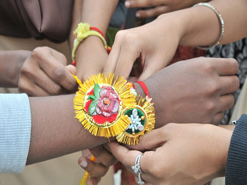 Prime minister Narendra Modi will receive a 'unique' gift from Varanasi, his Lok Sabha constituency, this Rakhi day. DH file photo. For representation purpose