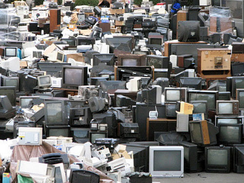 The Delhi-National Capital Region (NCR) is fast turning into the world's e-waste dumping yard with the capital alone getting 86 percent of waste generated in the developed world, a report said. DH file photo