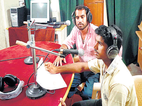 A radio programme in progress in Namma Dhwani. Photo by author