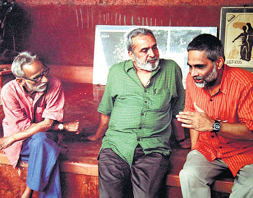 sweet memories: U R Ananthamurthy chats with K V Subbanna and K V Akshara. dh Photo