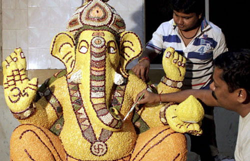 Eco-friendly Ganesha idols are making a buzz, not only in Bangalore but across the globe / PTI Photo