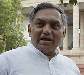 Two days after BJP veterans Atal Bihari Vajpayee, L K Advani and Murli Manohar Joshi were dropped from the party's Parliamentary Board, senior Congress leader Janardan Dwivedi on Thursday made a strong pitch for generational change in his party, saying leaders should not continue holding 'active posts' after crossing 70 years. PTI file photo