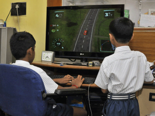 Researchers at the University of Gothenburg and Karlstad University in Sweden found that young people who play a lot of interactive English computer games gain an advantage in terms of their English vocabulary compared with those who do not play or only play a little. DH photo