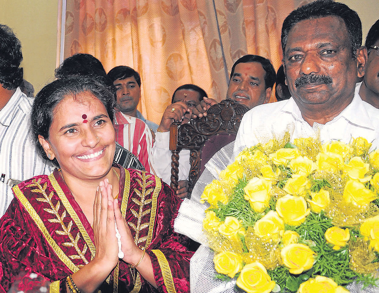 Newly elected Mayor N Shanthakumari with her deputy K Ranganna in the City on Friday. DH photo