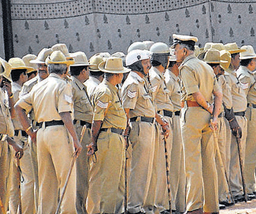 Bihar is the latest convert to pepper balls and rubber bullets to minimalise casualties in police firing to control and disperse violent mobs. It's part of the modernisation process of the force and in line with the practice across the developed world. DH file photo for representational purpose only