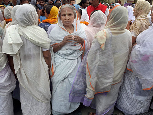 It will be a sort of homecoming for around 50 Bengali widows of Vrindavan when they step out of the iconic Howrah railway station to celebrate 'Durga Puja' in Kolkata this year. PTI file photo