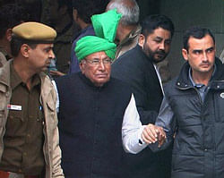 The Delhi High Court today directed former Haryana Chief Minister Om Prakash Chautala, out on bail after being convicted and sentenced to 10 years in prison in a teachers recruitment scam case, to surrender on or before October 17. PTI file photo