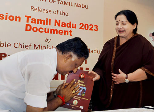 Loyal to the core, new TN CM skips Jaya's chambers