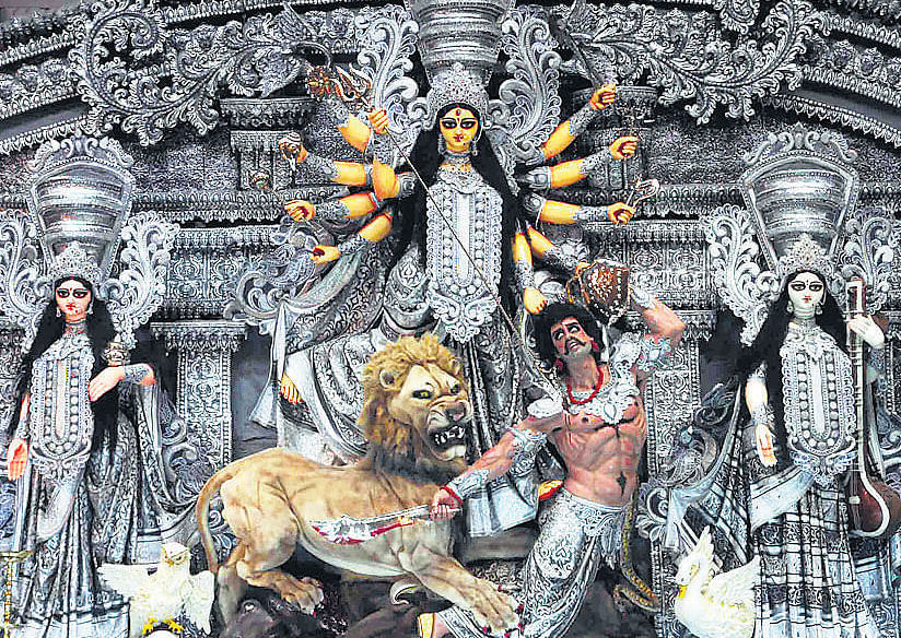 Goddess Durga idol adorned with diamondsworth Rs 10 crore in Kolkata. PTI