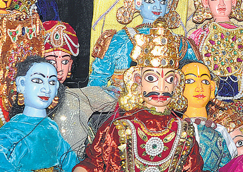 Myriad hues: Eachanoor puppets at Dhaatu. dh photo by srikanta sharma