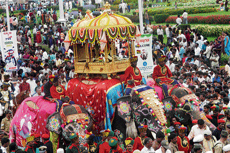 PRIDE&#8200;of PLACE: The golden howdah is the star attraction during the annual jamboo savari  in Mysore. DH&#8200;PHOTO