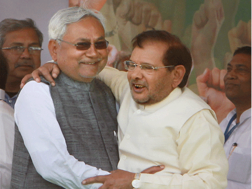Nitish Kumar and Sharad Yadav will campaign for INLD candidates in Haryana in the forthcoming Assembly elections. PTI File Photo