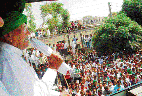 Th INLD led by O P Chautala is trying to drum up support through pro-farmer slogans.