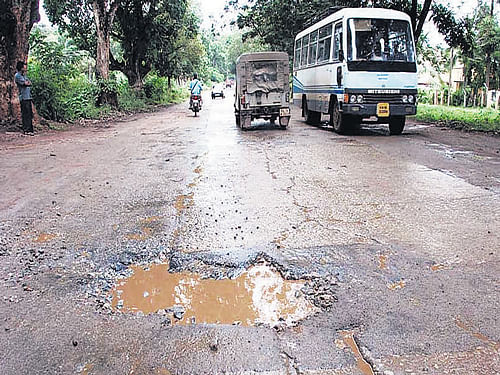 Rains have badly damaged State highways in Gulbarga, Bidar, Raichur, Gadag, Uttara Kannada, Shimoga, Chikmagalur and Kodagu districts. DH file photo