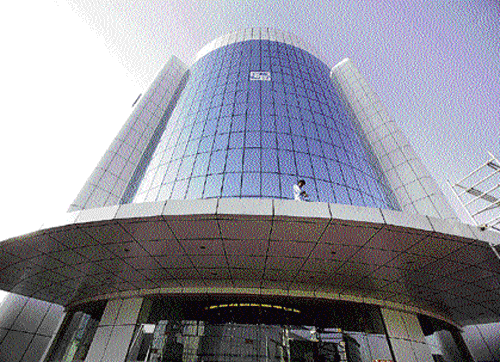 The foreign institutional investors (FIIs) along with sub-accounts and qualified foreign investors have been clubbed together by market regulator Securities and Exchange Board of India (SEBI) to create a new investor category called FPIs. DH file photo