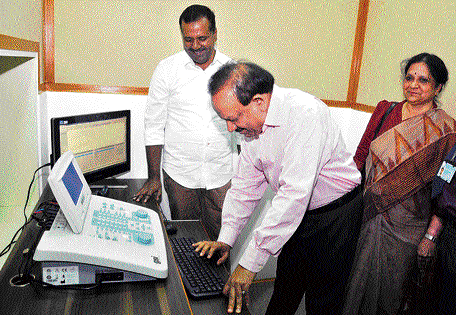 Union Minister for Health and Family Welfare Dr Harsh Vardhan, State Health Minister U T Khader and AIISH Director S R Savithri during the inauguration of Audiometric Block at the All India Institute of Speech and Hearing in Mysore on Friday. DH photo