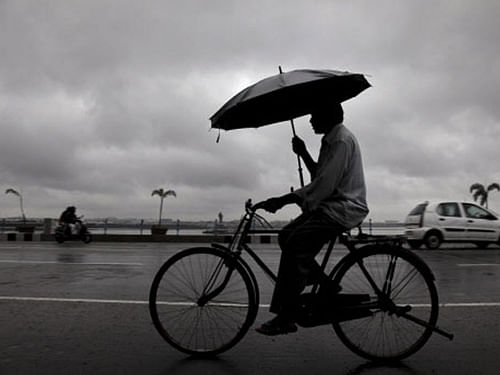 The active Northeast monsoon and formation of a trough in Bay of Bengal would bring heavy rains over Tamil Nadu, Kerala and Puducherry in the next 24 to 48 hours, the Met office said here today. AP file photo