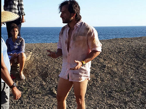 Saif Ali Khan was caught and clicked with his pants down while shooting for his new film Happy Ending. Photo From Movie's Official Twitter Page