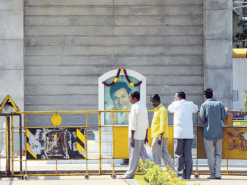 Newarrangements are being made at the Dr Rajkumar memorial in the City. DH FILE PHOTO