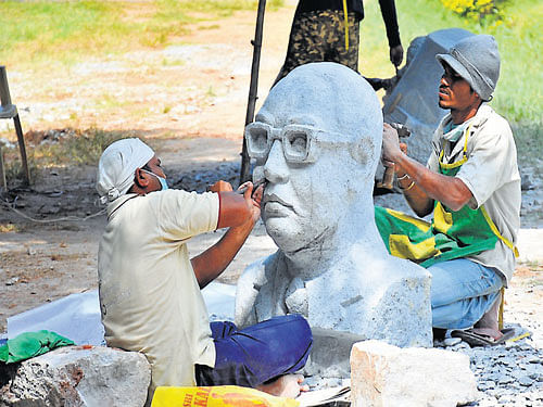 Sculpture of B&#8200;R&#8200;Ambedkar being carved at Dr B R Ambedkar Research and Extension Centre, in Mysore, on Wednesday. DH&#8200;Photo