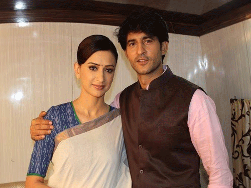 TV actor Hiten Tejwani is joining the cast of ''Meri Aashiqui Tumse Hi'' ,which stars his wife and actress Gauri Pradhan Tejwani. He is ''excited'' to work with his real life partner in the show. Photo courtesy:  Facebook