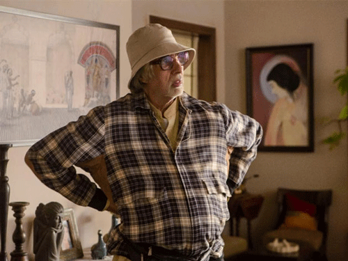 The much-awaited look of Amitabh Bachchan in 'Piku' was released today where the megastar is seen sporting a pot-bellied look. Photo courtesy : Twitter by PikuTheFilm