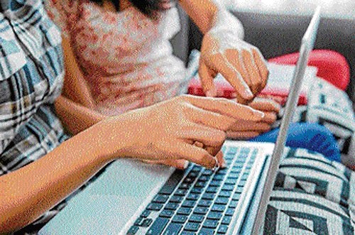 going beyond More and more women are seeking online help for their personal lives.