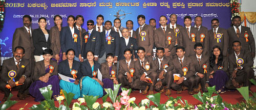 Sports persons of Ekalavya, Life time achivement and Karnataka Kreeda Ratna awardees at the award presentation ceremony Photo Srikanta Sharma R.