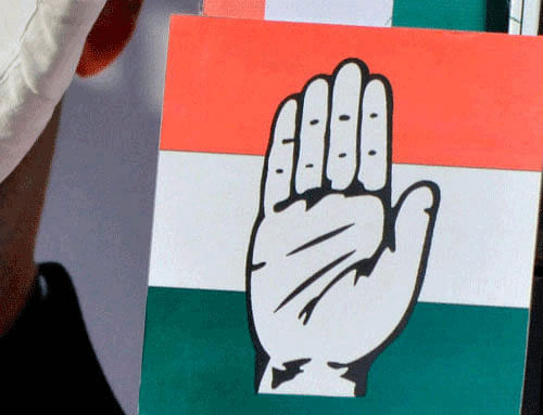 With recent statements from the likes of P Chidambaram, Digvijay Singh and HR Bhardwaj leaving it red-faced, Congress today issued a gag order asking its leaders to  desist from using the media to give suggestions to the party. PTI file photo