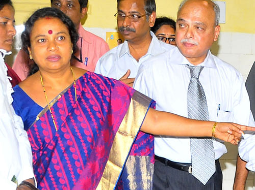 Minister for Women and Child Development and Kannada and Culture Umashree, on Wednesday, hit back at former MP&#8200;Tejaswini Ramesh for her remarks that women in the Congress party can progress provided they co-operate with men.  / DH Photo