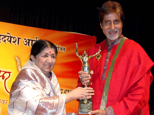 Melody queen Lata Mangeshkar, who has great respect for Amitabh Bachchan, was so moved by the megastar reciting a few lines on his TV show Kaun Banega Crorepati that she ended up in tears. PTI File Photo