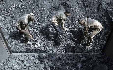 The Centre on Wednesday announced draft rules for the e-auction of coal blocks and assured potential bidders that regulations would prevent power tariffs from going up after bids are placed. PTI photo