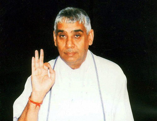 Following his arrest from the Satlok Ashram in Barwala, Haryana (late Wednesday), self-styled godman Rampal was brought to Panchkula town, adjoining Chandigarh early Thursday and was medically examined. PTI file photo