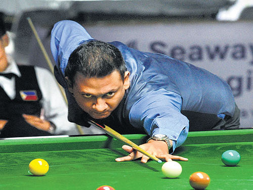 Ace cueist Pankaj Advani struggled to hit top gear for the second day in succession but Kamal Chawla sailed past his mediocre opponent as the Indian juggernaut continued to roll at the IBSF World Snooker Championship here on Thursday. DH File photo