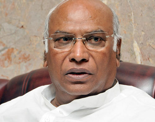 Though denied the status of the Leader of Opposition, Mallikarjun Kharge has been alloted the seat normally given to LoP in the Lok Sabha next to that of the Deputy Speaker in the Opposition benches. DH file photo