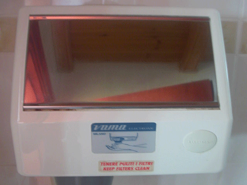 Modern hand dryers are much worse than paper towels when it comes to spreading germs, according to new research. Photo courtesy: http://en.wikipedia.org