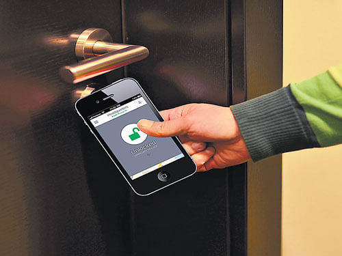 People use smartphones today to do everything from pay for coffee to board a plane. Now, a growing number of hotels want guests to be able to unlock their guest rooms with their phones. "It's a simple proposition," said Mark R Vondrasek, who leads digital initiatives for Starwood Hotels. "Why can't I use my phone as my room key?"