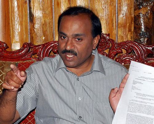 Former minister and mining baron G Janardhana Reddy and two legislators were today granted conditional bail by a CBI Court here in connection with alleged illegal export of iron ore from Belikeri Port in Karnataka.DH file photo