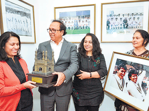 Former Indian cricketer Raman Lamba's sisters and brother with his trophies and photos at his home  in Delhi. From left: Amita, Rajesh, Sunita and Rita. DH PHOTO / Chaman Gautam